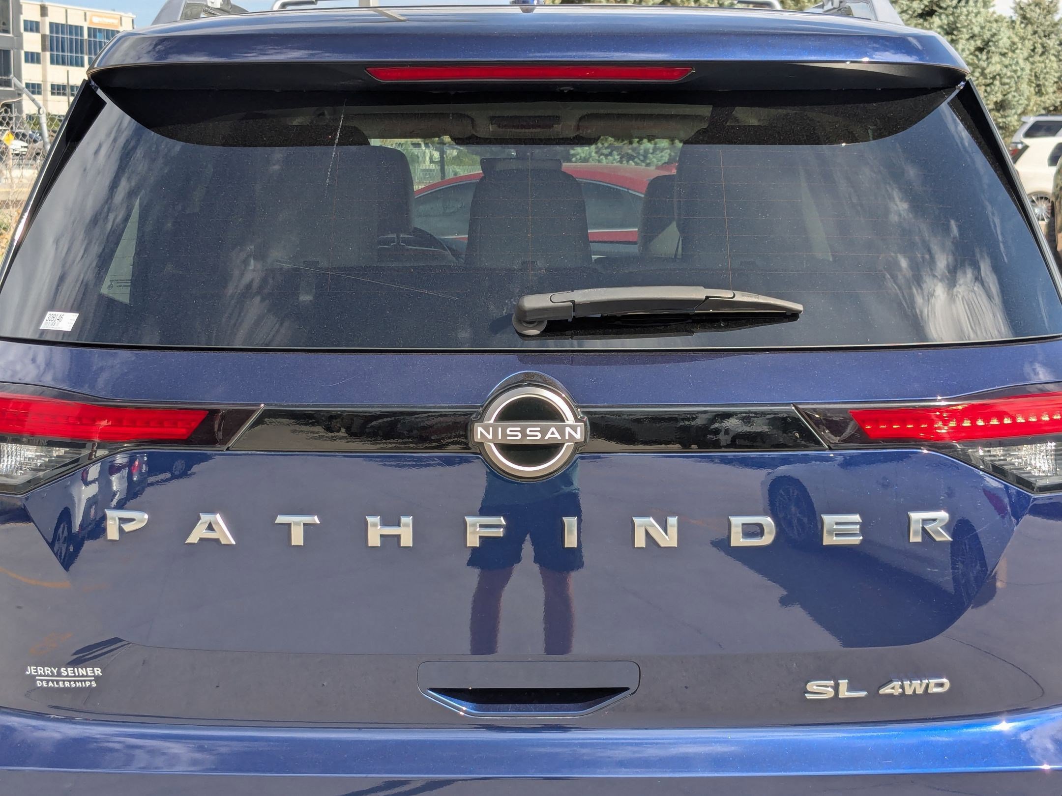 2023 Nissan Pathfinder SL photo 12