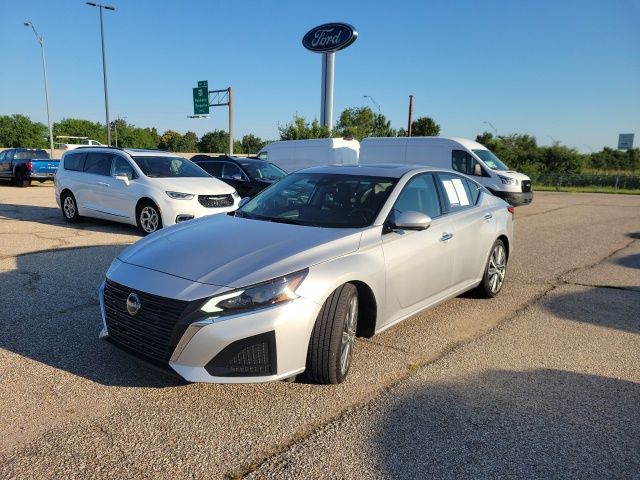 2023 Nissan Altima 2.5 SL photo 12