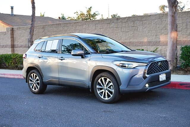 Used 2023 Blue Toyota XLE image 5