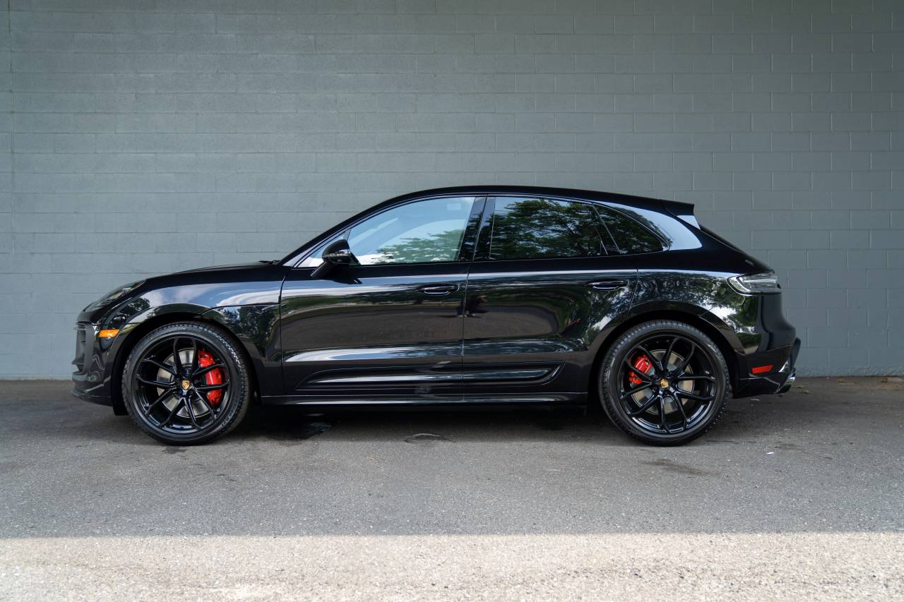 2025 Porsche Macan GTS photo 2