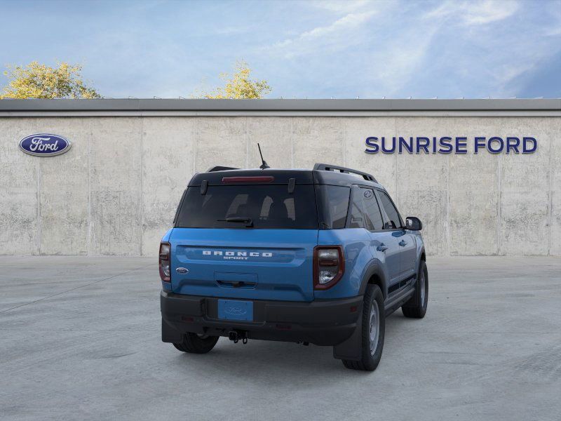 2024 Ford Bronco Sport Outer Banks photo 3