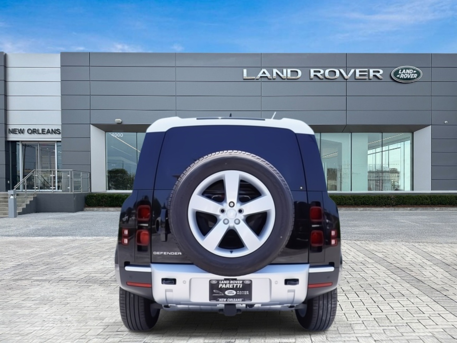 2024 Land Rover Defender S photo 4