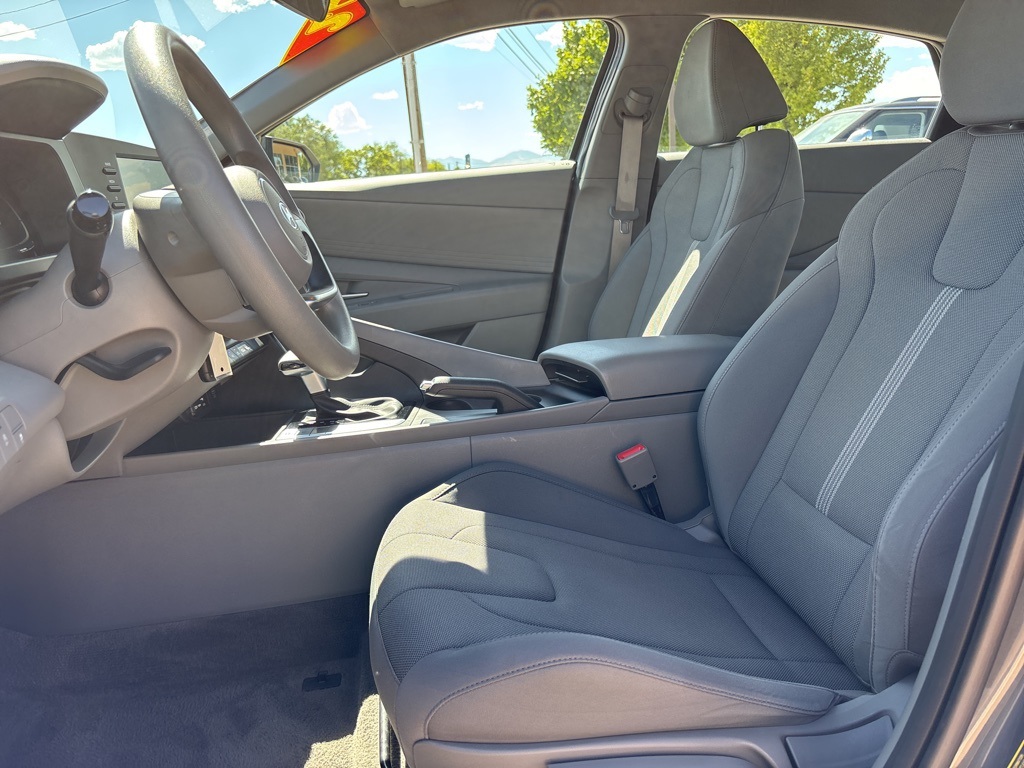 2024 Hyundai Elantra SE photo 9