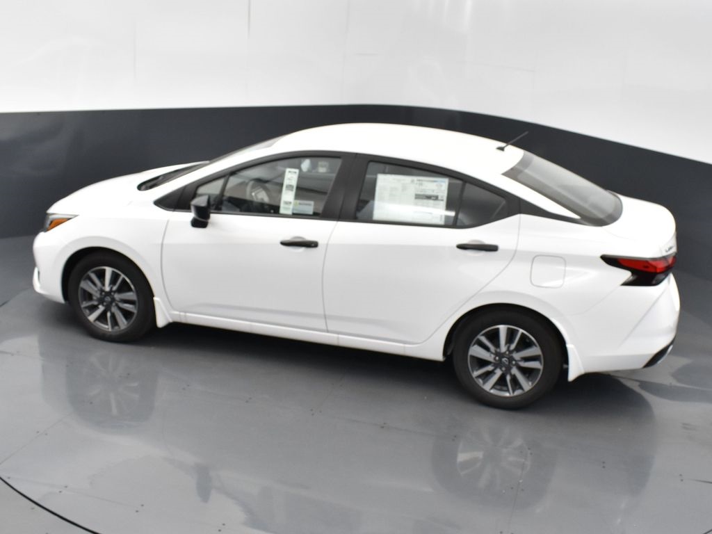 2025 Nissan Versa 1.6 S photo 38