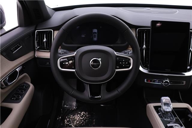 2026 Volvo XC90 Plus photo 12