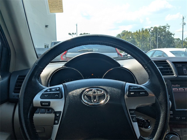 2011 Toyota Highlander Limited photo 18