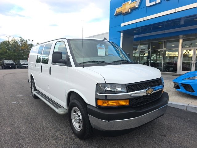 2024 Chevrolet Express Cargo Work Van's photo