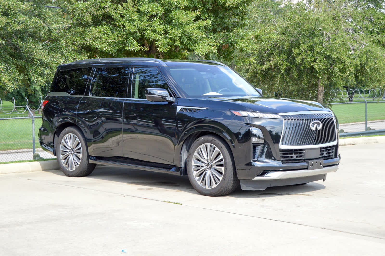 2025 Infiniti QX80 Sensory photo 3