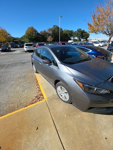 2023 Nissan Leaf S's photo