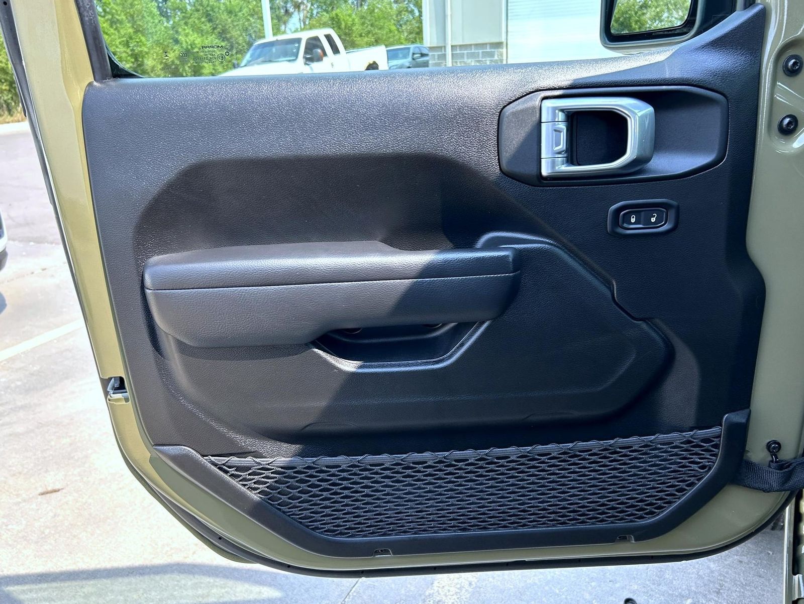 2025 Jeep Wrangler Sport photo 9
