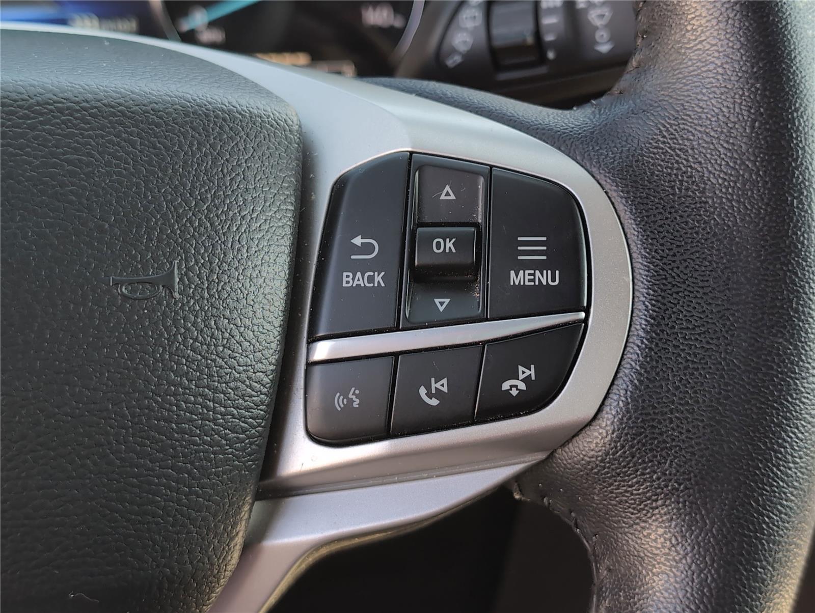 2022 Ford Explorer XLT photo 17