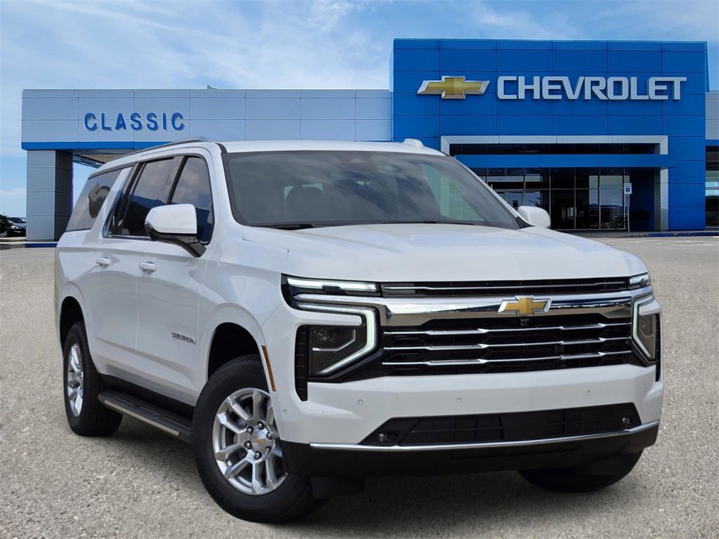 2026 Chevrolet Suburban LT's photo