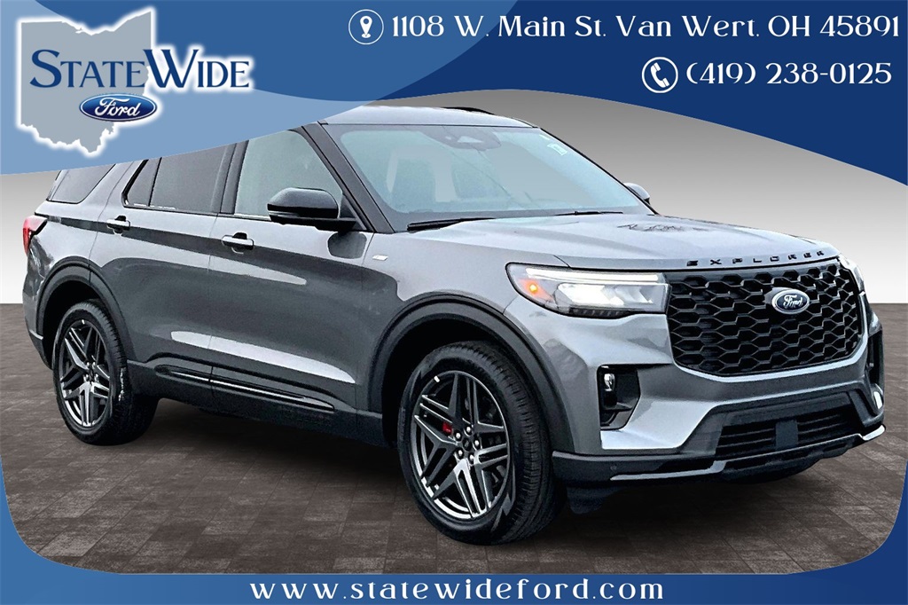 2025 Ford Explorer ST-LINE's photo