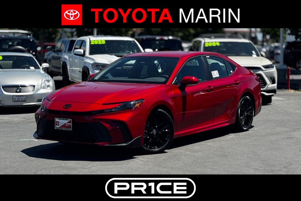 2025 Toyota Camry SE's photo