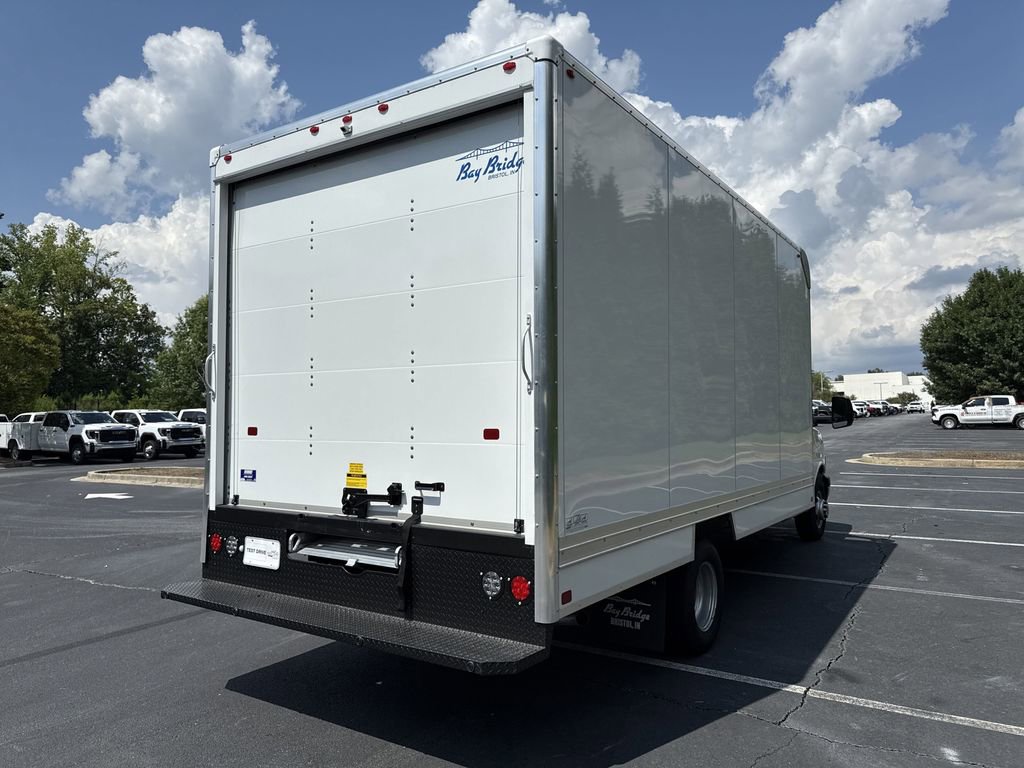 2025 Gmc Savana Cutaway 3500 photo 6