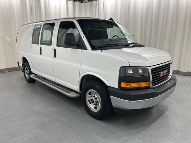 2023 GMC Savana Cargo Work Van's photo
