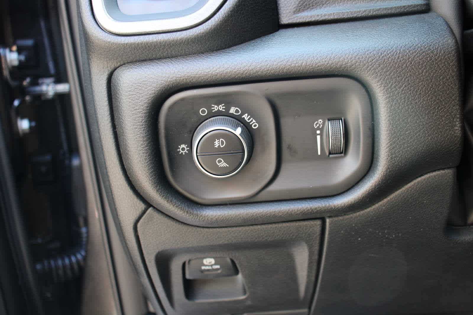 2025 Ram 1500 Tradesman photo 11