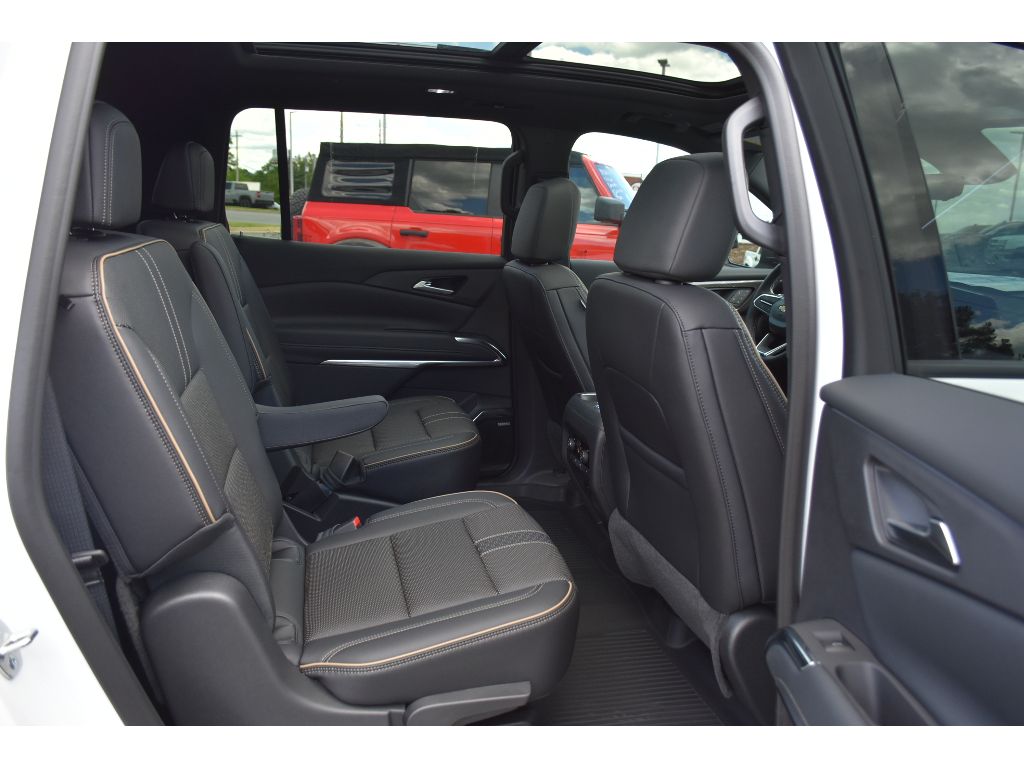 2025 Chevrolet Traverse High Country photo 17