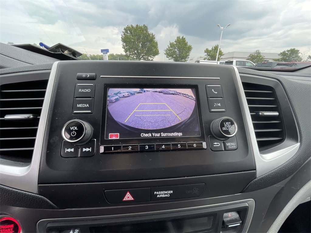 2020 Honda Pilot LX photo 19