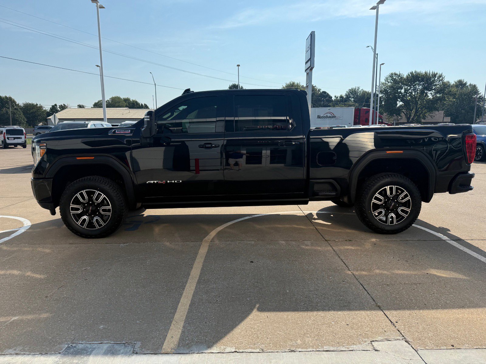 2021 Gmc Sierra 2500 HD AT4 photo 3