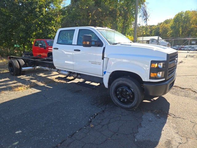 2024 Chevrolet Silverado 4500 Medium Duty Chassis Cab Work Truck's photo