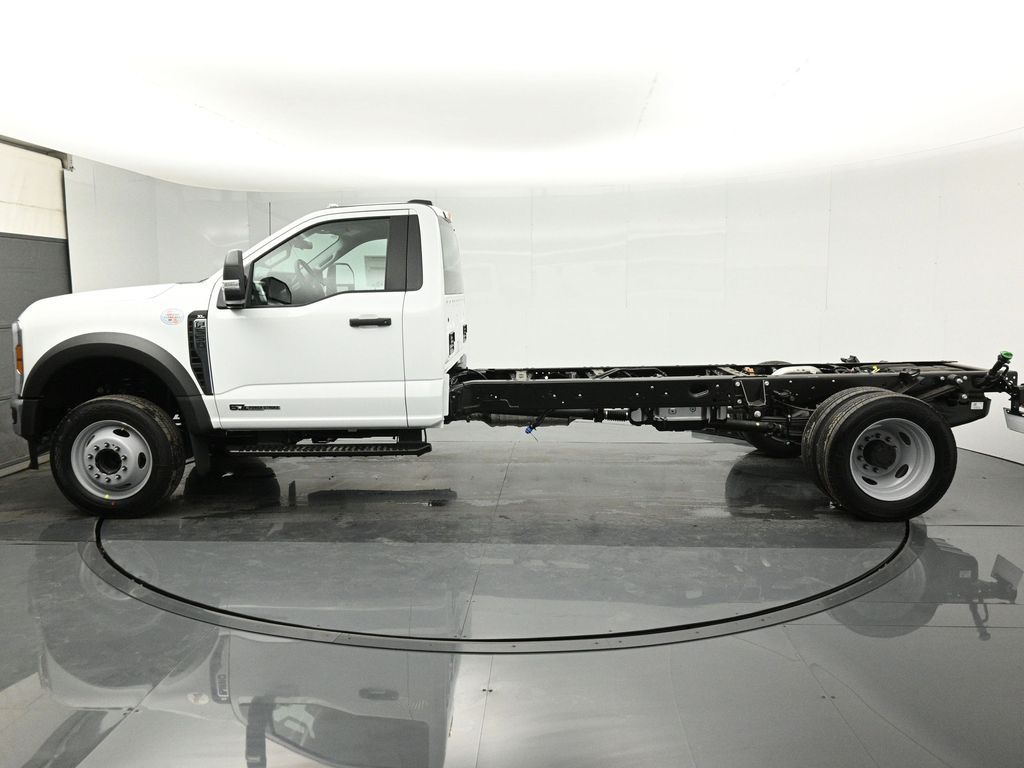 2025 Ford F-550 Chassis XL