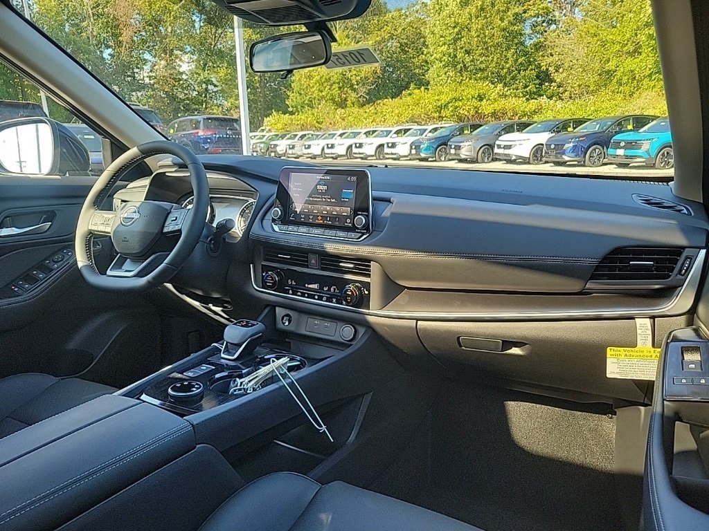 2026 Nissan Rogue SV photo 7