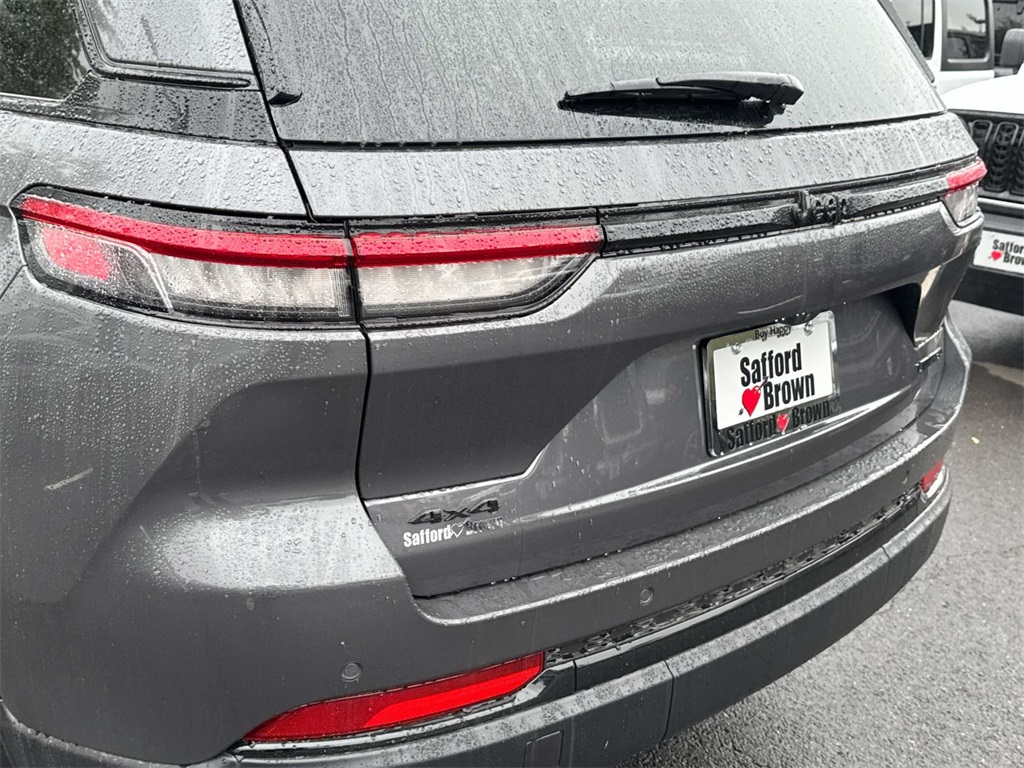 2025 Jeep Grand Cherokee Limited photo 11