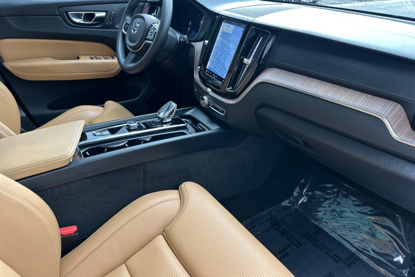 2023 Volvo XC60 B5 Ultimate photo 15