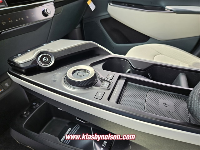 2025 Kia EV6 Wind photo 12
