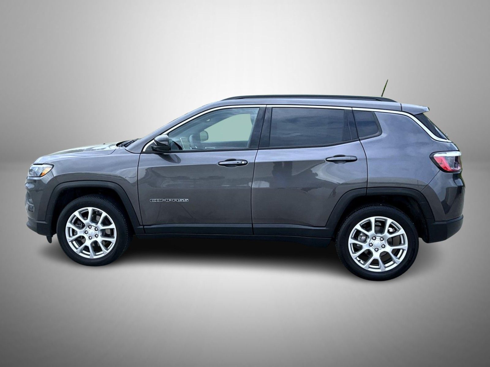 2023 Jeep Compass Latitude Lux photo 8
