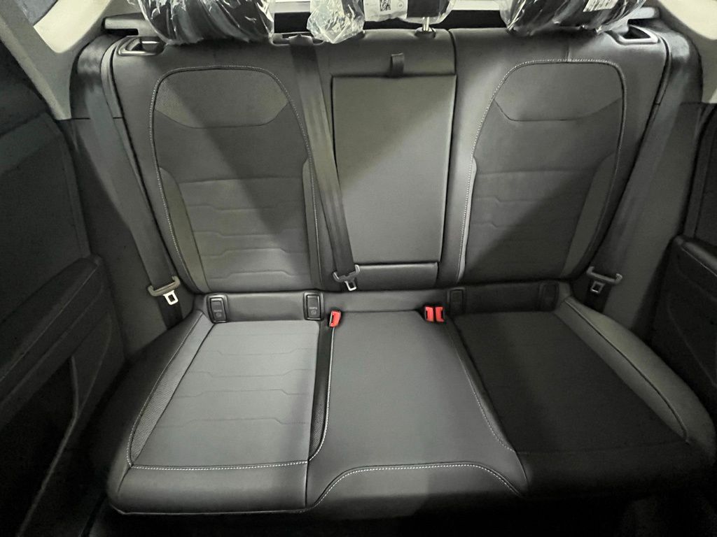 2025 Volkswagen Taos SE photo 23