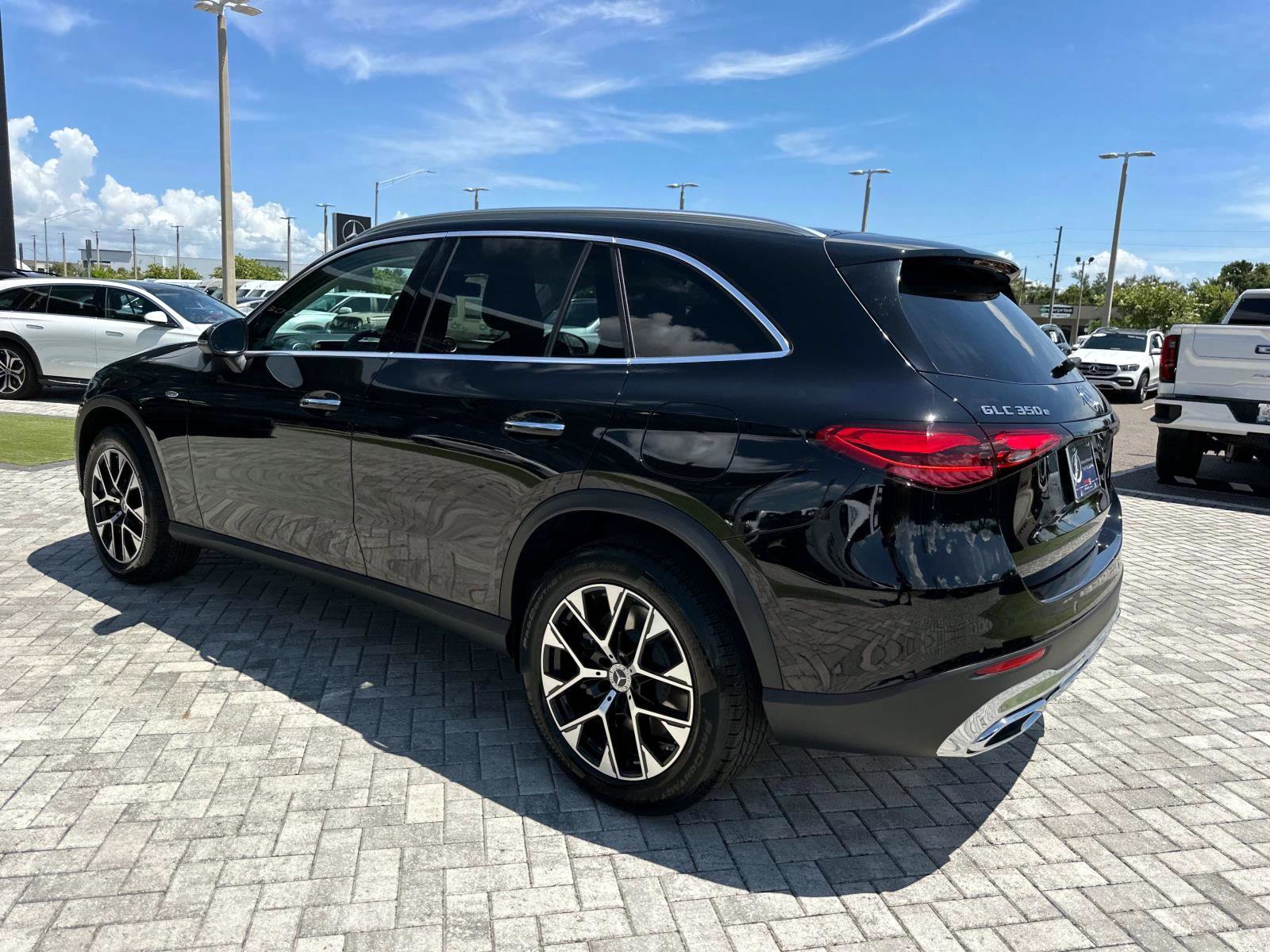 2025 Mercedes Benz GLC 350e 4MATIC photo 4