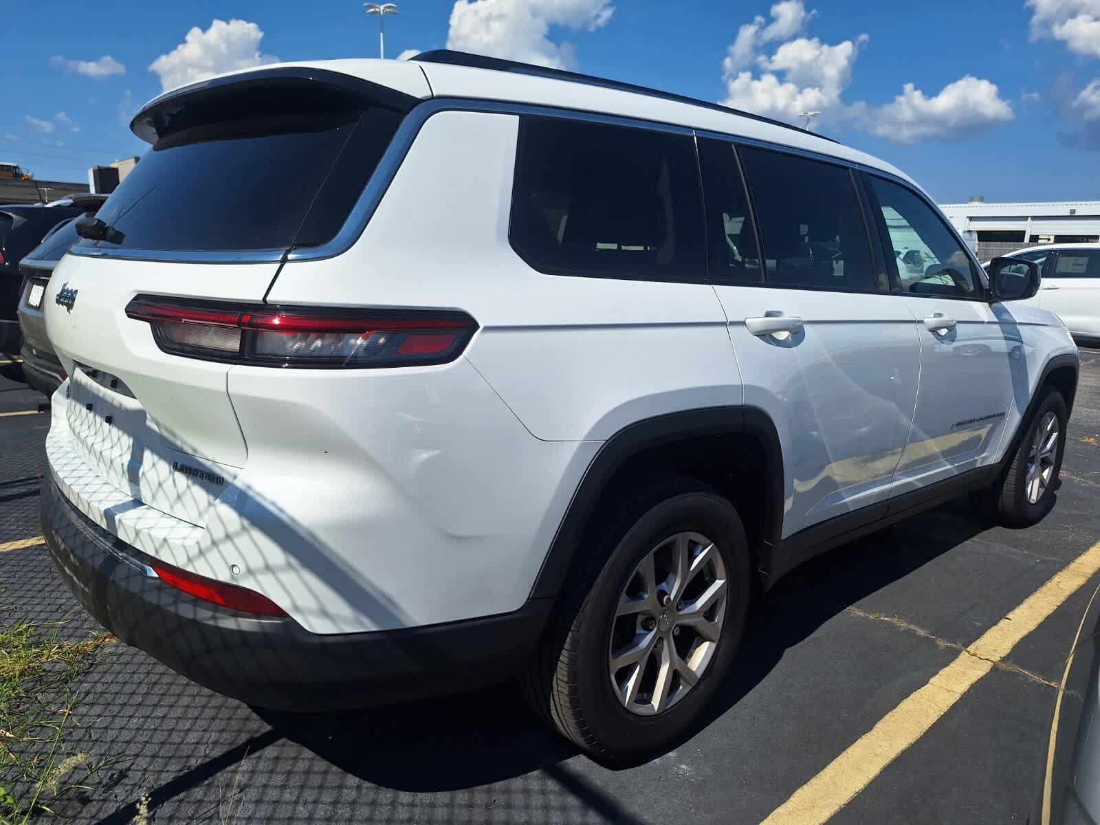 2022 Jeep Grand Cherokee Limited photo 3