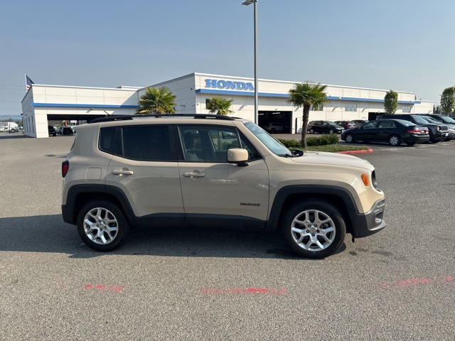 2016 Jeep Renegade Latitude photo 4