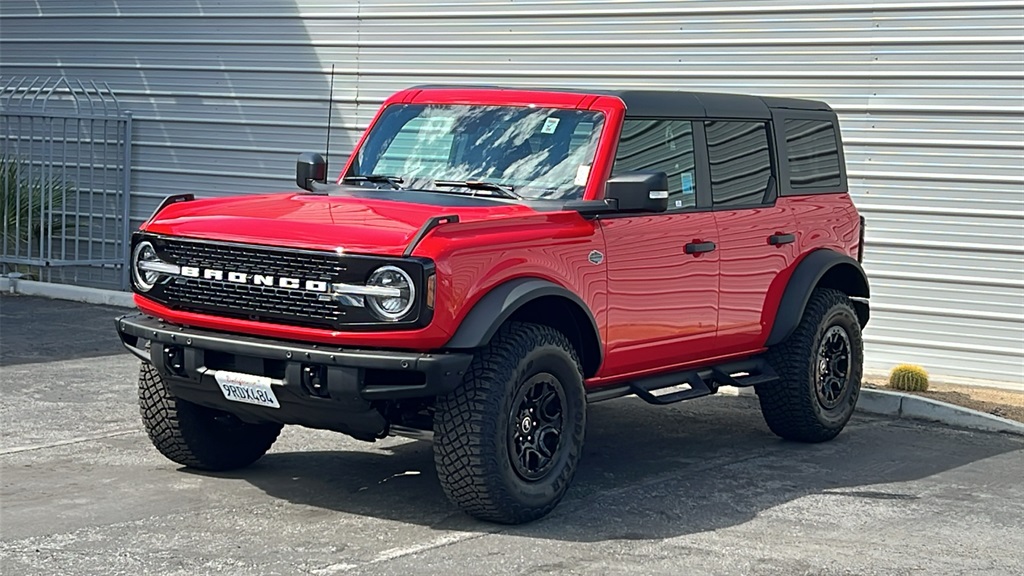 2024 Ford Bronco Wildtrak photo 2