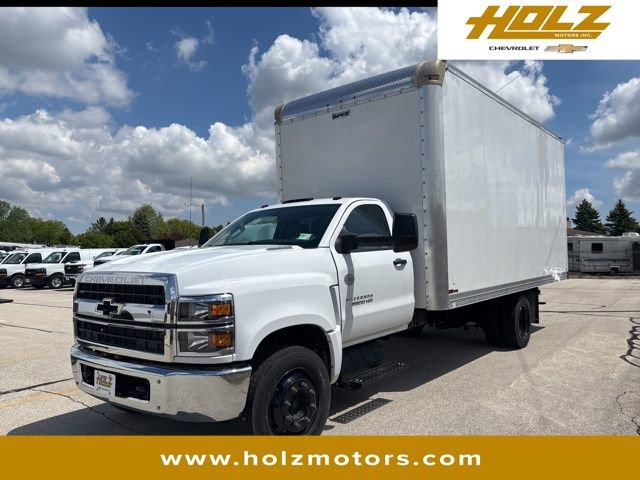 2024 Chevrolet Silverado 4500 Medium Duty Chassis Cab Work Truck's photo