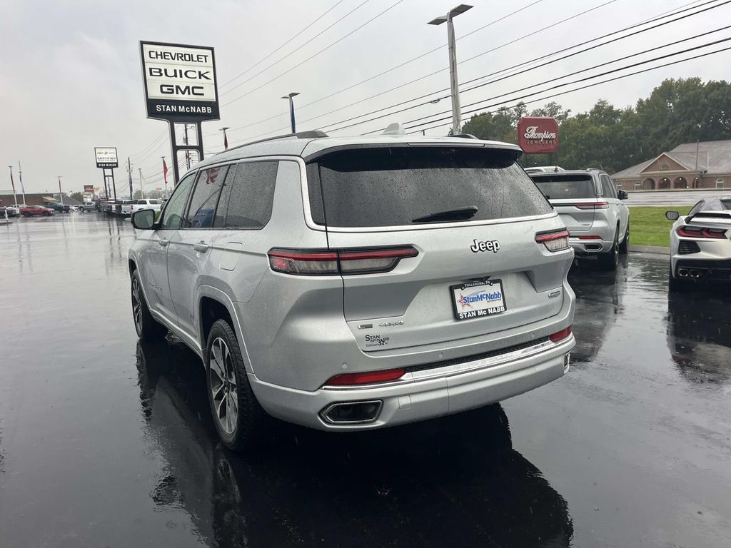 2021 Jeep Grand Cherokee Overland photo 4