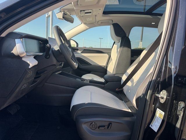 2025 Volkswagen Tiguan SE photo 16