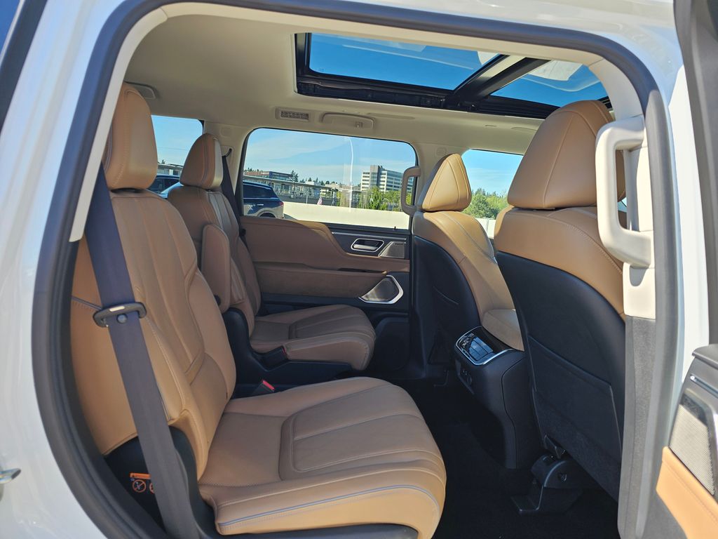 2025 Infiniti QX80 Sensory photo 12