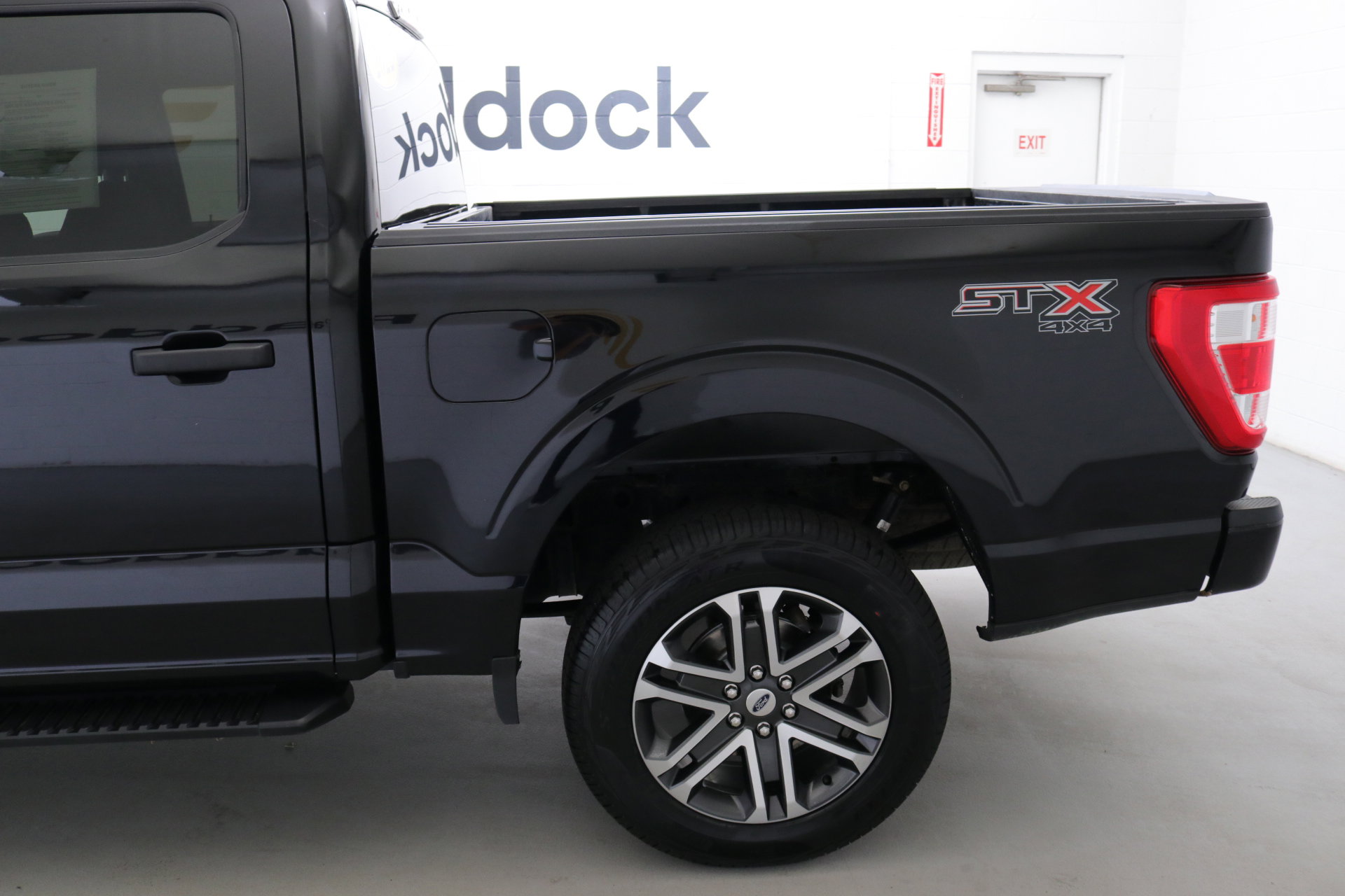 2022 Ford F-150 XL photo 2