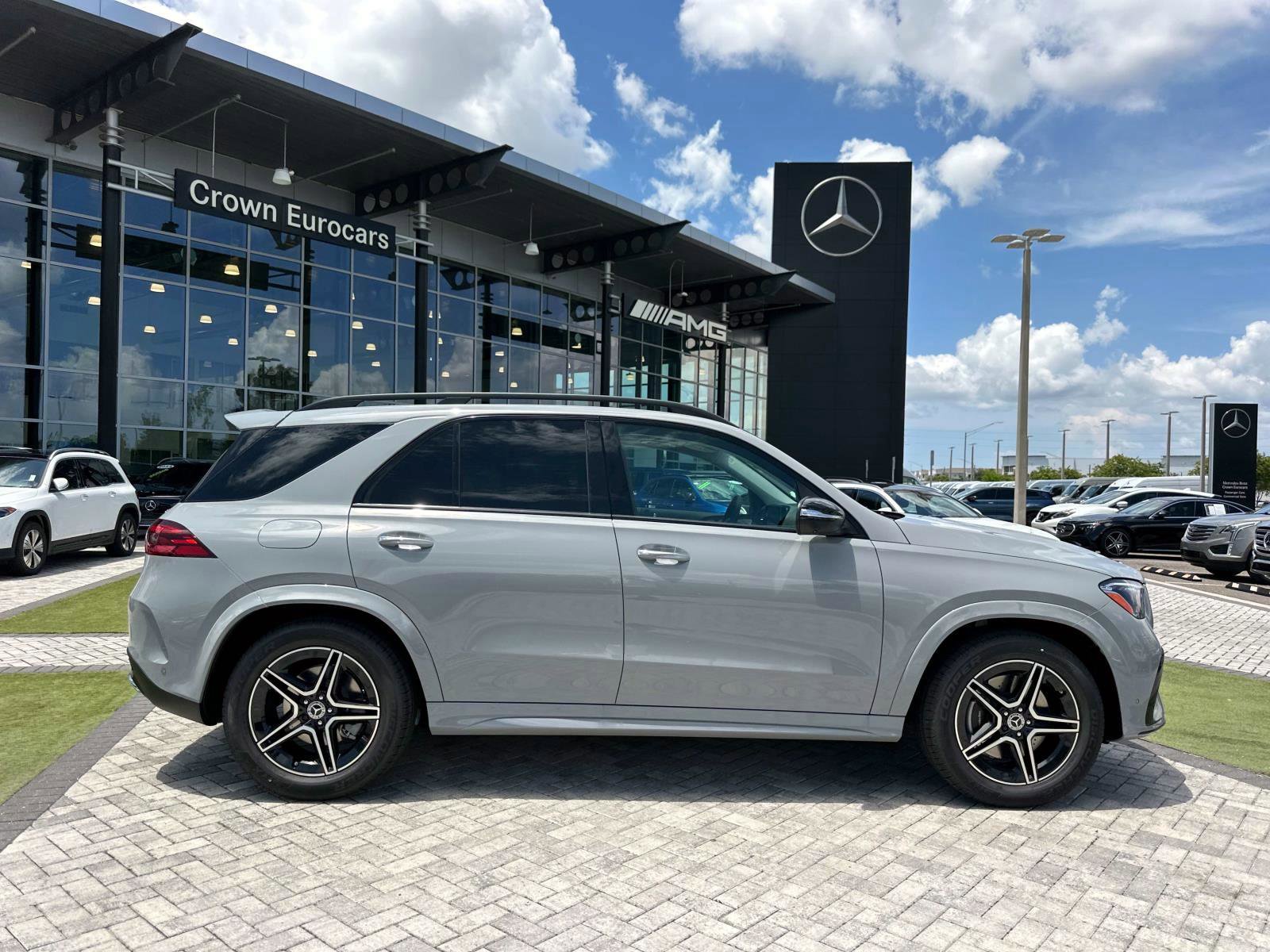 2025 Mercedes Benz GLE 350 4MATIC photo 3
