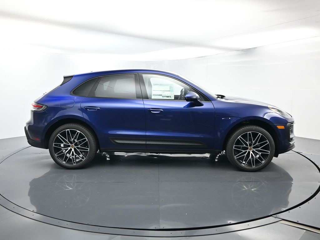 2026 Porsche Macan T photo 13