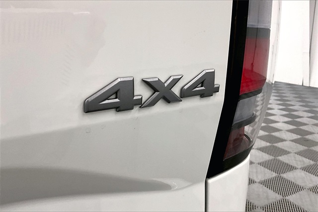 2025 Nissan Frontier SV photo 19