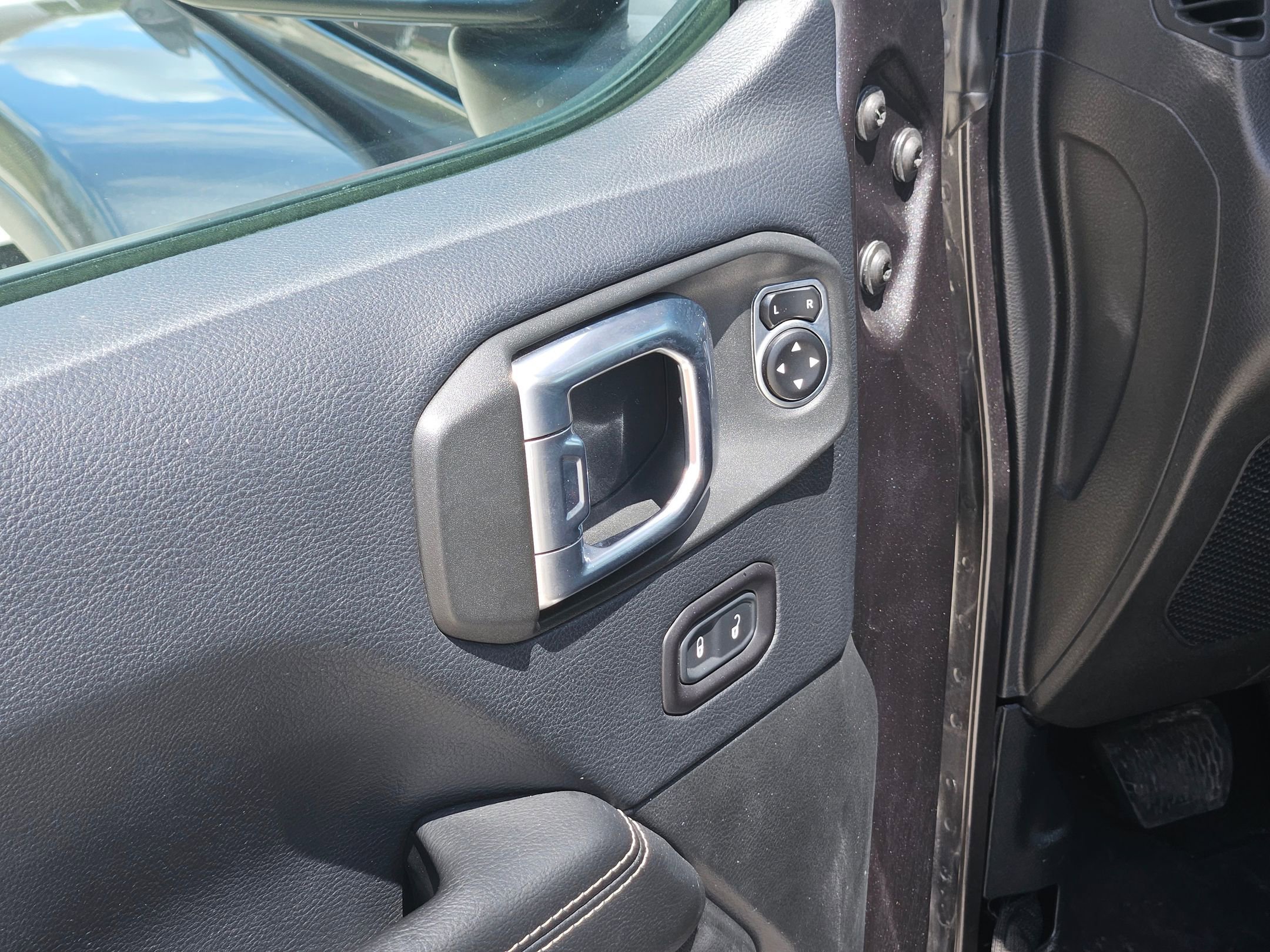 2018 Jeep Wrangler Unlimited Sahara photo 11