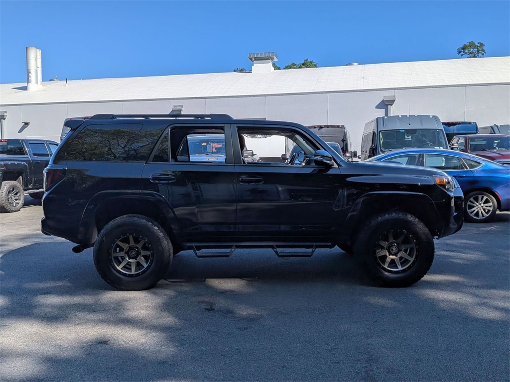 2022 Toyota 4Runner TRD Off-Road Premium photo 2