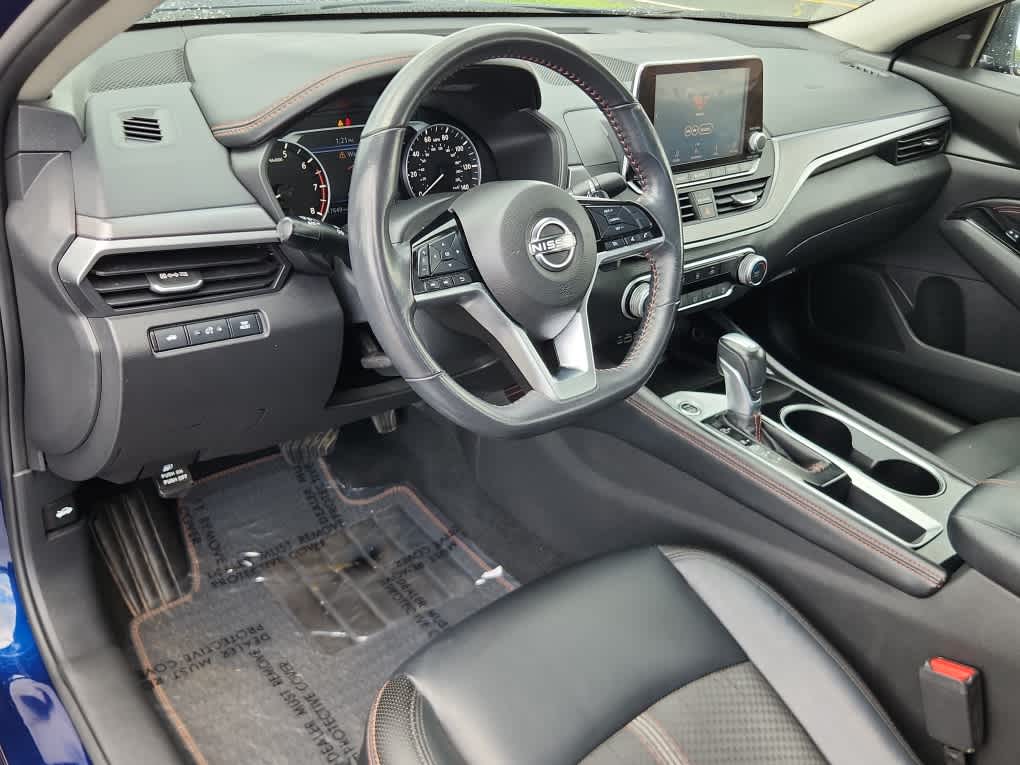 2023 Nissan Altima 2.5 SR photo 11