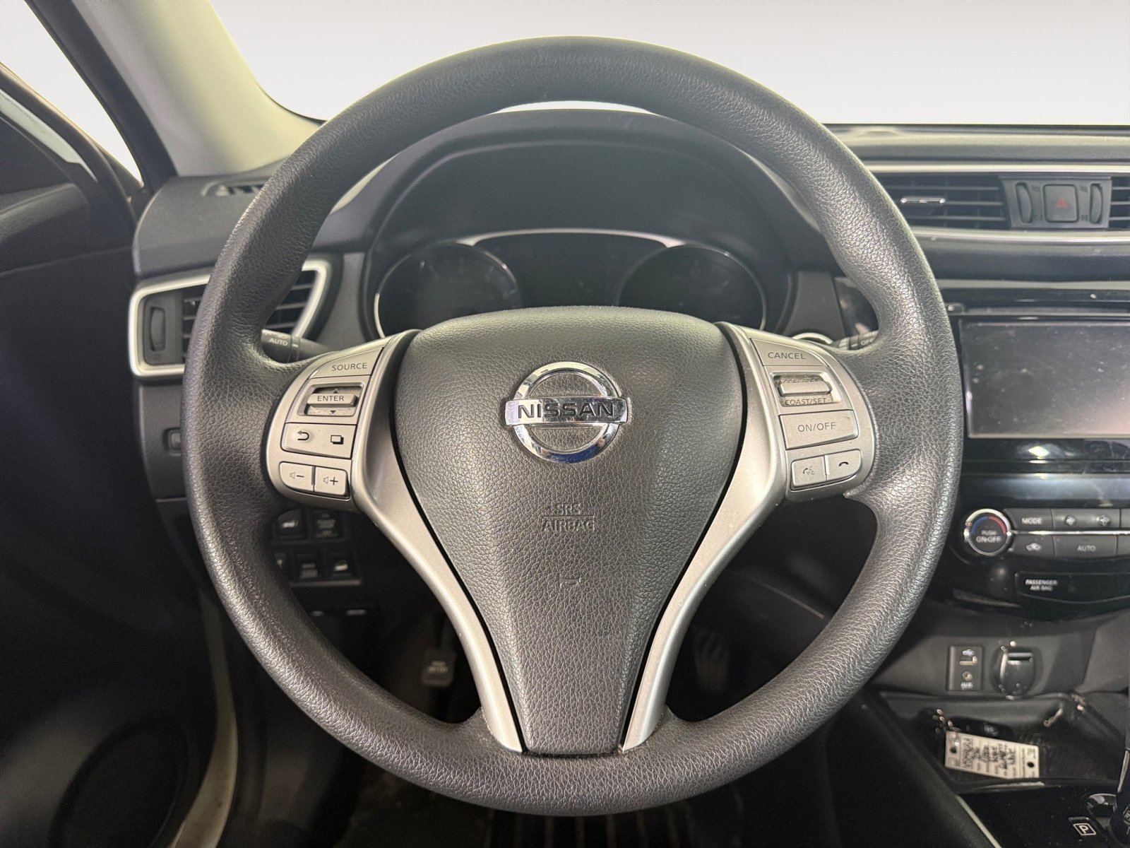 2016 Nissan Rogue SV photo 8