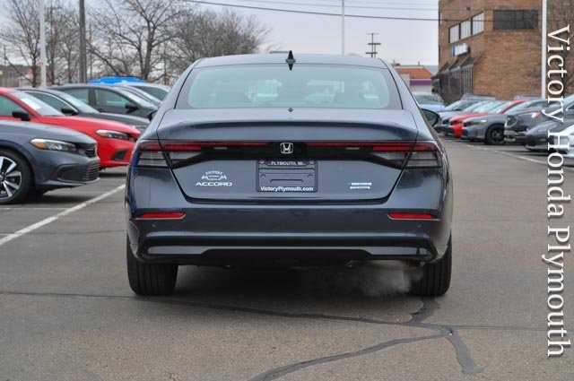 2025 Honda Accord Touring photo 4