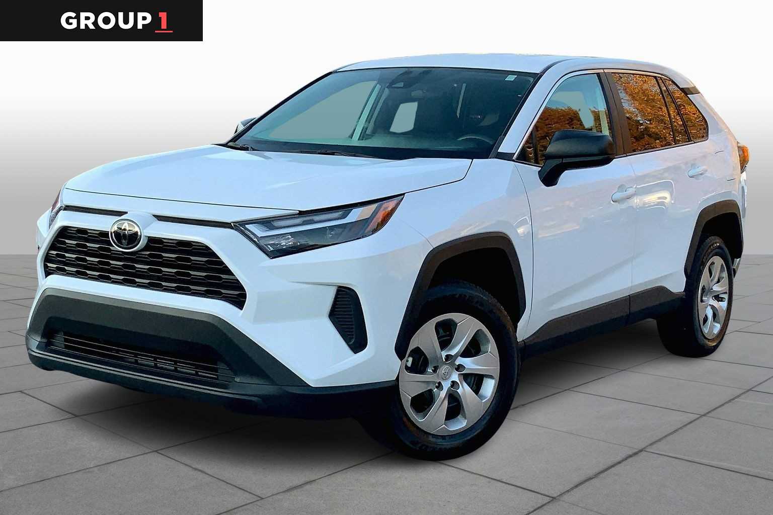 2023 Toyota RAV4 LE's photo